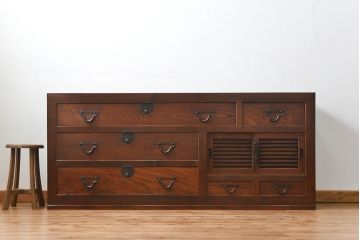 アンティーク家具　古民具・骨董 前面檜材と欅材　重厚な六尺収納箪笥(水屋箪笥、サイドボード)