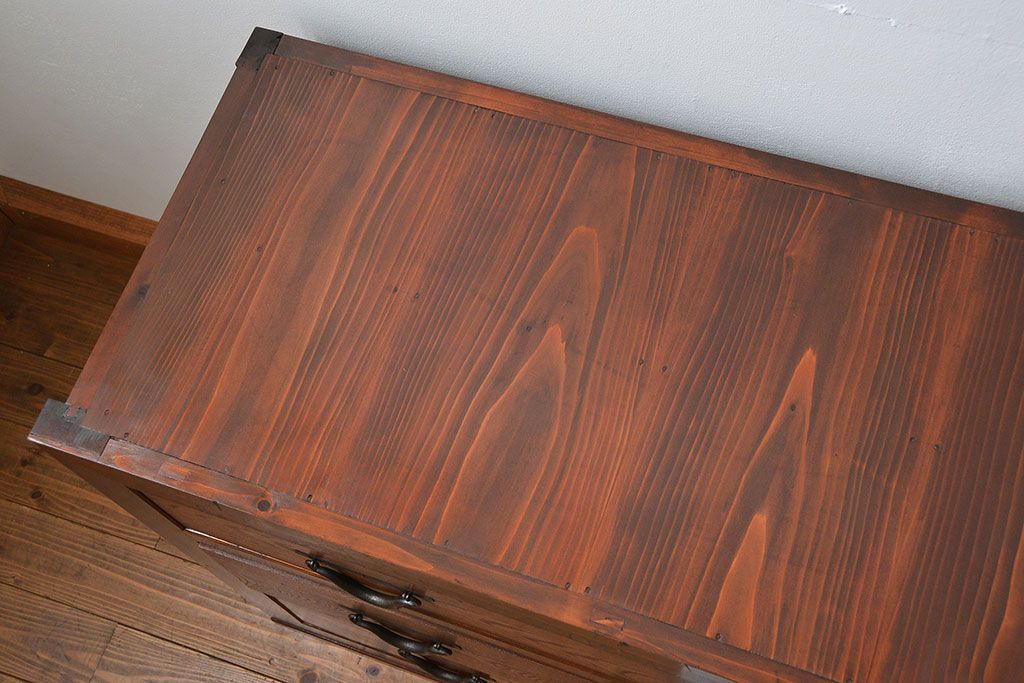 アンティーク家具　古民具・骨董 前面檜材と欅材　重厚な六尺収納箪笥(水屋箪笥、サイドボード)