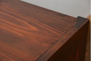 アンティーク家具　古民具・骨董 前面檜材と欅材　重厚な六尺収納箪笥(水屋箪笥、サイドボード)