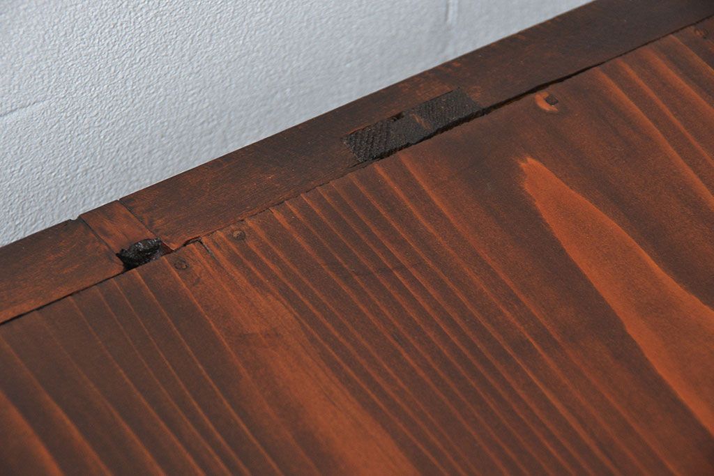 アンティーク家具　古民具・骨董 前面檜材と欅材　重厚な六尺収納箪笥(水屋箪笥、サイドボード)