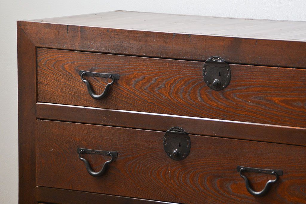 アンティーク家具　古民具・骨董 前面檜材と欅材　重厚な六尺収納箪笥(水屋箪笥、サイドボード)