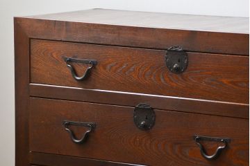 アンティーク家具　古民具・骨董 前面檜材と欅材　重厚な六尺収納箪笥(水屋箪笥、サイドボード)