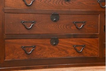 アンティーク家具　古民具・骨董 前面檜材と欅材　重厚な六尺収納箪笥(水屋箪笥、サイドボード)