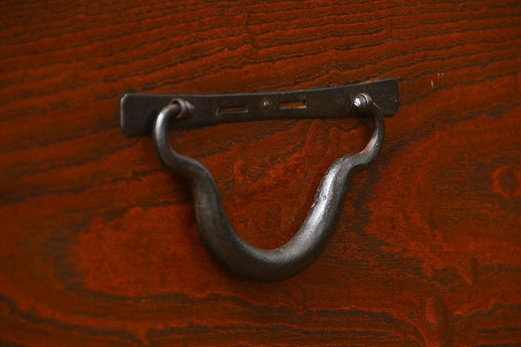 アンティーク家具　古民具・骨董 前面檜材と欅材　重厚な六尺収納箪笥(水屋箪笥、サイドボード)