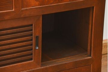 アンティーク家具　古民具・骨董 前面檜材と欅材　重厚な六尺収納箪笥(水屋箪笥、サイドボード)