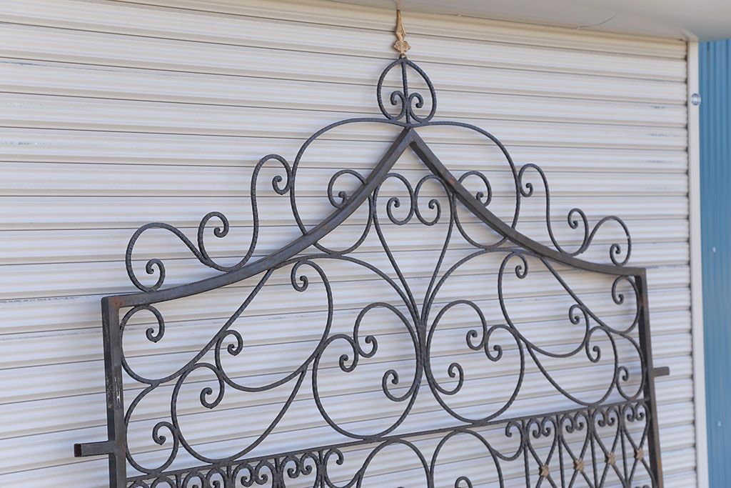 中古　大きなロートアイアンガーデンフェンス(28)(洋風フェンス、ヨーロッパ風フェンス、門扉、鉄柵)