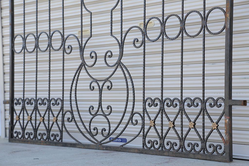 中古　大きなロートアイアンガーデンフェンス(28)(洋風フェンス、ヨーロッパ風フェンス、門扉、鉄柵)