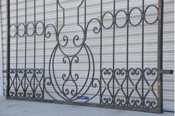 中古　大きなロートアイアンガーデンフェンス(28)(洋風フェンス、ヨーロッパ風フェンス、門扉、鉄柵)