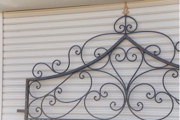 中古　大きなロートアイアンガーデンフェンス(28)(洋風フェンス、ヨーロッパ風フェンス、門扉、鉄柵)