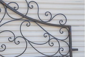 中古　大きなロートアイアンガーデンフェンス(28)(洋風フェンス、ヨーロッパ風フェンス、門扉、鉄柵)