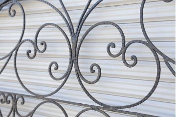 中古　大きなロートアイアンガーデンフェンス(28)(洋風フェンス、ヨーロッパ風フェンス、門扉、鉄柵)