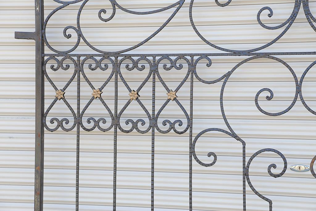 中古　大きなロートアイアンガーデンフェンス(28)(洋風フェンス、ヨーロッパ風フェンス、門扉、鉄柵)