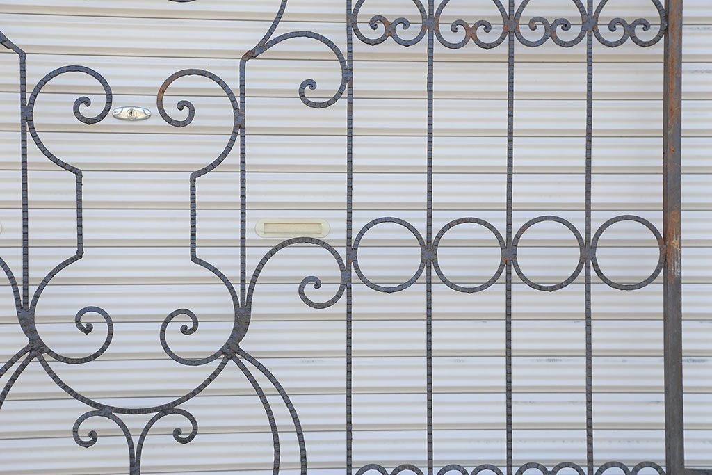 中古　大きなロートアイアンガーデンフェンス(28)(洋風フェンス、ヨーロッパ風フェンス、門扉、鉄柵)
