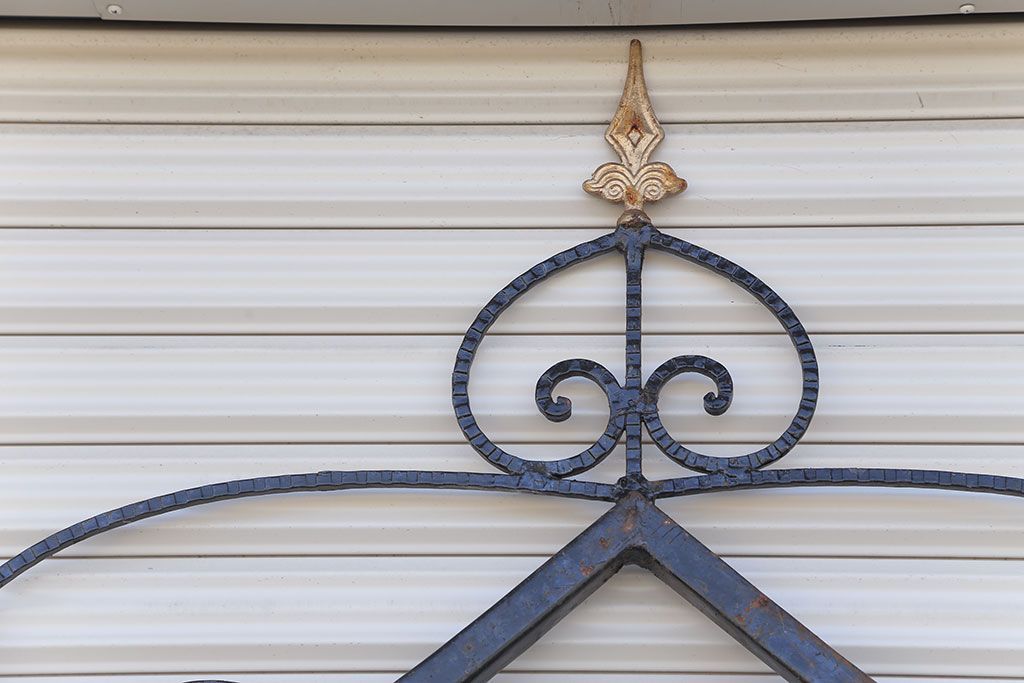 中古　大きなロートアイアンガーデンフェンス(28)(洋風フェンス、ヨーロッパ風フェンス、門扉、鉄柵)