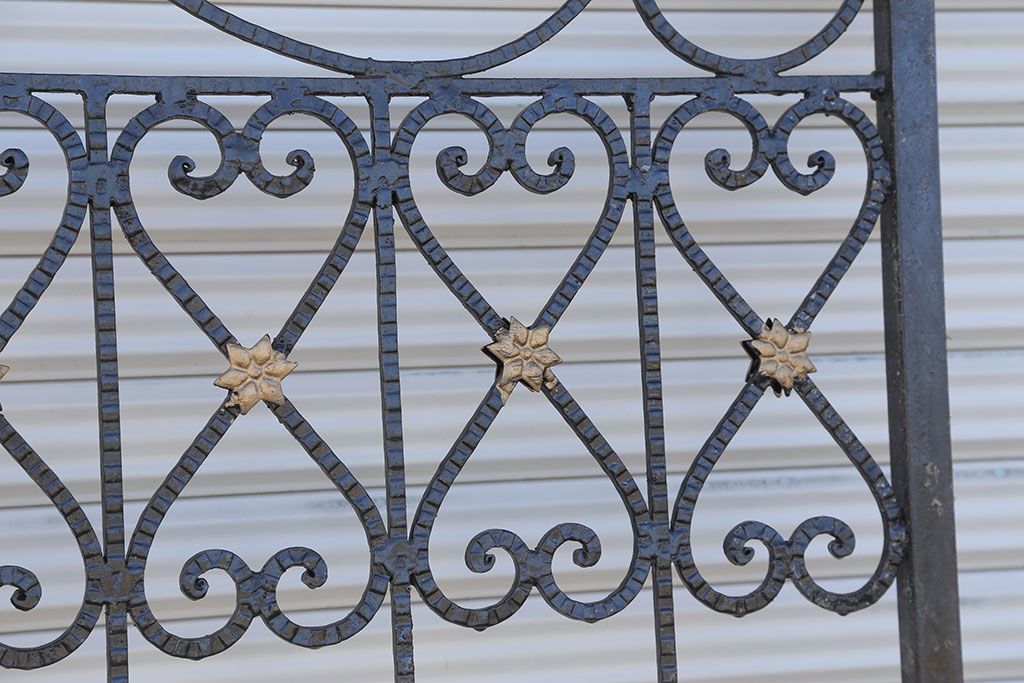 中古　大きなロートアイアンガーデンフェンス(28)(洋風フェンス、ヨーロッパ風フェンス、門扉、鉄柵)