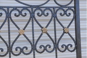中古　大きなロートアイアンガーデンフェンス(28)(洋風フェンス、ヨーロッパ風フェンス、門扉、鉄柵)