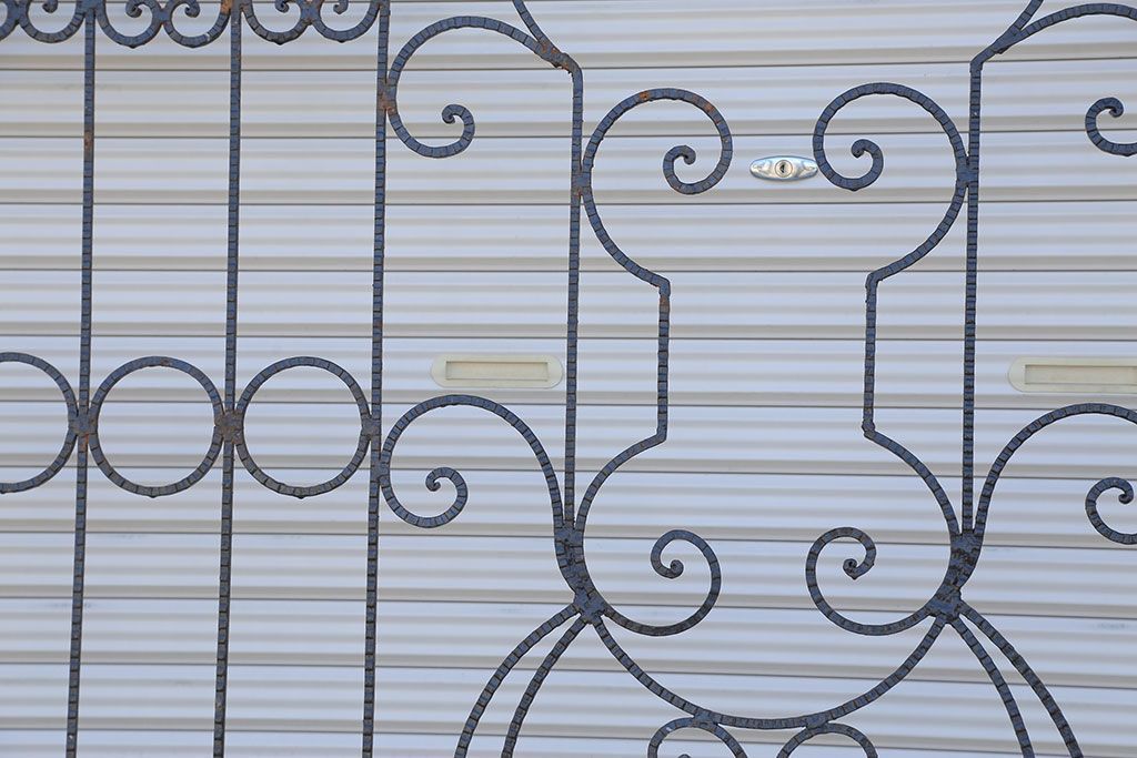 中古　大きなロートアイアンガーデンフェンス(28)(洋風フェンス、ヨーロッパ風フェンス、門扉、鉄柵)