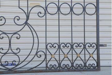 中古　大きなロートアイアンガーデンフェンス(28)(洋風フェンス、ヨーロッパ風フェンス、門扉、鉄柵)