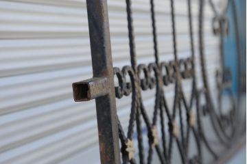 中古　大きなロートアイアンガーデンフェンス(28)(洋風フェンス、ヨーロッパ風フェンス、門扉、鉄柵)