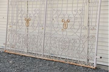 中古　大きなロートアイアンガーデンフェンス(29)(洋風フェンス、ヨーロッパ風フェンス、門扉、鉄柵)