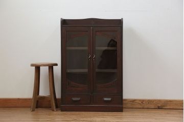 アンティーク家具　アンティーク 古い栓材の小振りな本箱(ブックケース、本棚)