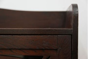 アンティーク家具　アンティーク 古い栓材の小振りな本箱(ブックケース、本棚)