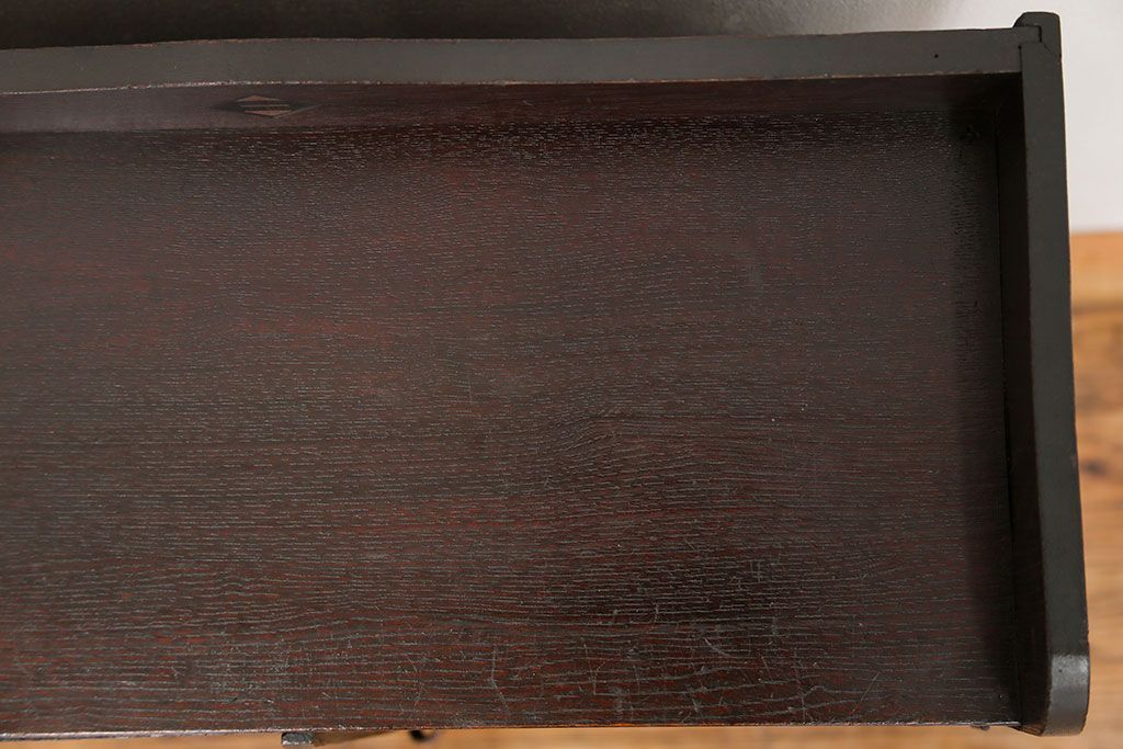 アンティーク家具　アンティーク 古い栓材の小振りな本箱(ブックケース、本棚)