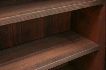 アンティーク家具　アンティーク 古い栓材の小振りな本箱(ブックケース、本棚)