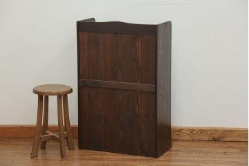 アンティーク家具　アンティーク 古い栓材の小振りな本箱(ブックケース、本棚)