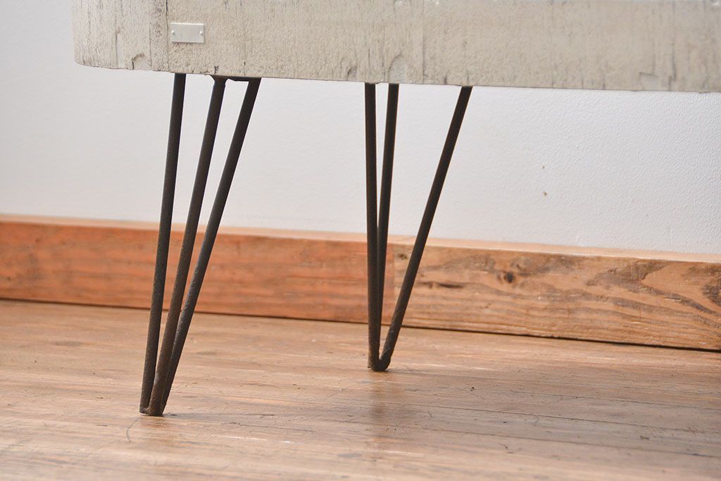 アンティーク家具　アンティーク 特大　白いペイントのオーバルガラスケース(ショーケース、飾り棚)