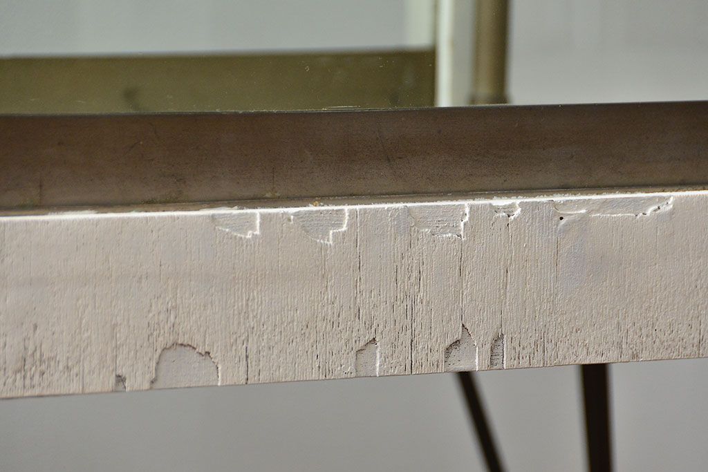 アンティーク家具　アンティーク 特大　白いペイントのオーバルガラスケース(ショーケース、飾り棚)