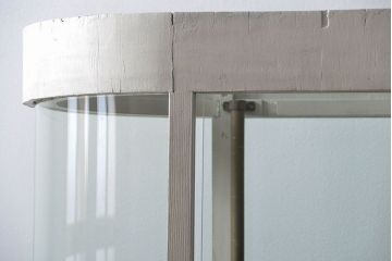 アンティーク家具　アンティーク 特大　白いペイントのオーバルガラスケース(ショーケース、飾り棚)