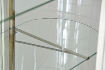 アンティーク家具　アンティーク 特大　白いペイントのオーバルガラスケース(ショーケース、飾り棚)