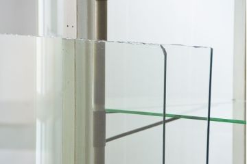 アンティーク家具　アンティーク 特大　白いペイントのオーバルガラスケース(ショーケース、飾り棚)