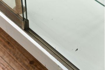 アンティーク家具　アンティーク 特大　白いペイントのオーバルガラスケース(ショーケース、飾り棚)