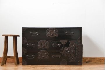 アンティーク家具　古民具・骨董 シックな庄内箪笥ローボード(2)(ローチェスト、時代箪笥)