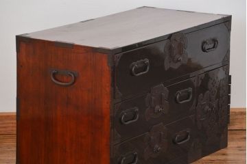 アンティーク家具　古民具・骨董 シックな庄内箪笥ローボード(2)(ローチェスト、時代箪笥)