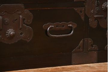 アンティーク家具　古民具・骨董 シックな庄内箪笥ローボード(2)(ローチェスト、時代箪笥)