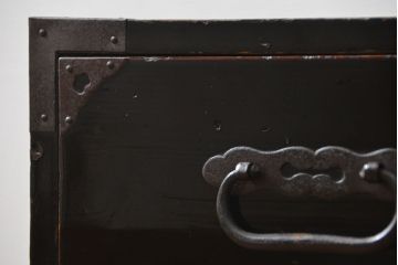 アンティーク家具　古民具・骨董 シックな庄内箪笥ローボード(2)(ローチェスト、時代箪笥)