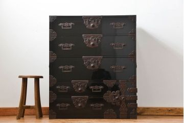 アンティーク家具　アンティーク 上手物 五丁引き 黒漆塗り 角手　庄内箪笥(時代箪笥)