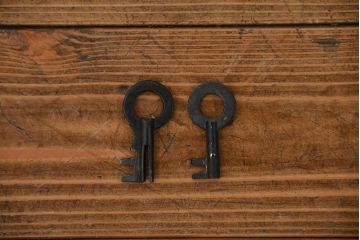 アンティーク家具　アンティーク 上手物 五丁引き 黒漆塗り 角手　庄内箪笥(時代箪笥)