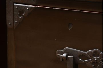 アンティーク家具　特別注文造り　内部までも漆仕上げ　六丁引き庄内箪笥(時代箪笥)