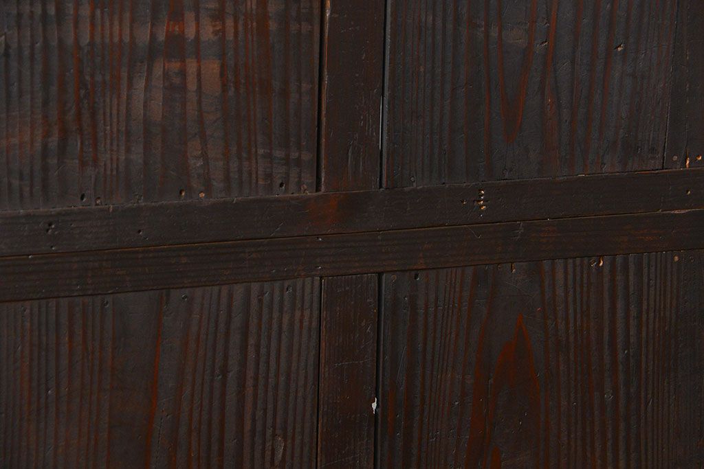 アンティーク家具　古民具・骨董 重厚な金具の付いた大きなガラス収納棚(ガラスケース、飾り棚、ショーケース)