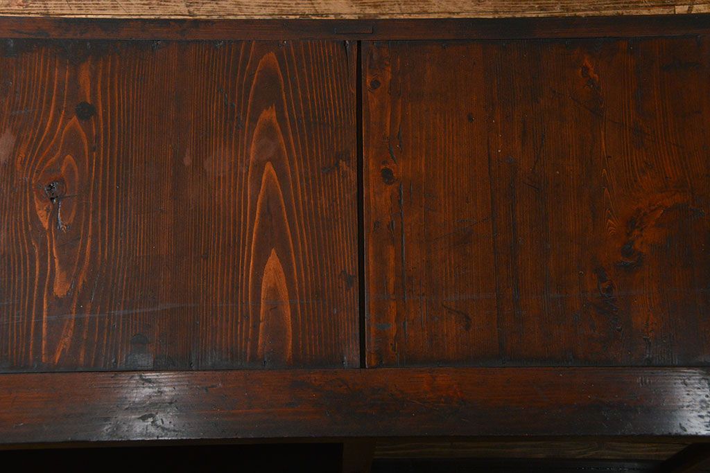 アンティーク家具　古民具・骨董 重厚な金具の付いた大きなガラス収納棚(ガラスケース、飾り棚、ショーケース)