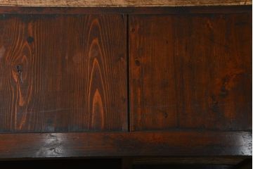 アンティーク家具　古民具・骨董 重厚な金具の付いた大きなガラス収納棚(ガラスケース、飾り棚、ショーケース)