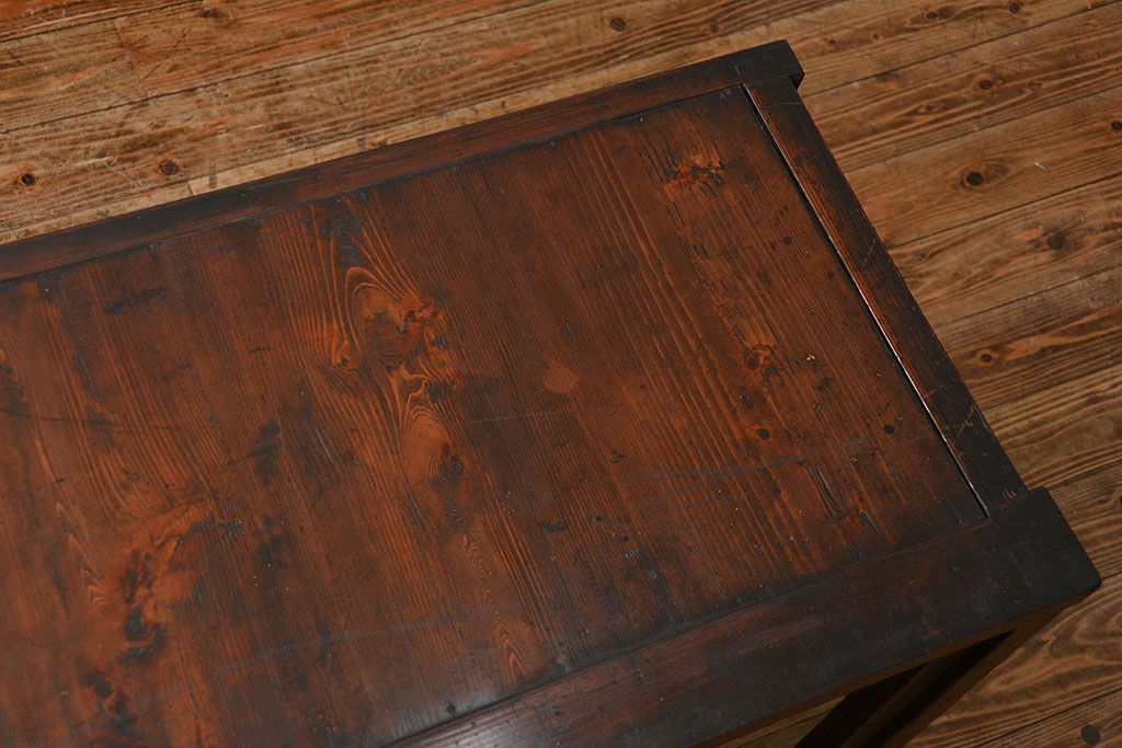 アンティーク家具　古民具・骨董 重厚な金具の付いた大きなガラス収納棚(ガラスケース、飾り棚、ショーケース)