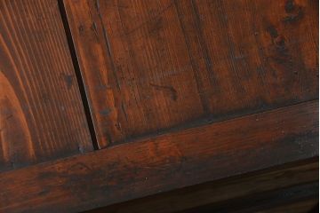 アンティーク家具　古民具・骨董 重厚な金具の付いた大きなガラス収納棚(ガラスケース、飾り棚、ショーケース)