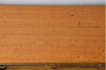 アンティーク家具　アンティーク モールガラス入りの脚付きキッチンキャビネット(食器棚、収納棚)