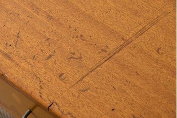 アンティーク家具　アンティーク モールガラス入りの脚付きキッチンキャビネット(食器棚、収納棚)