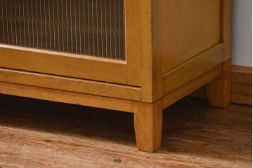 アンティーク家具　アンティーク モールガラス入りの脚付きキッチンキャビネット(食器棚、収納棚)